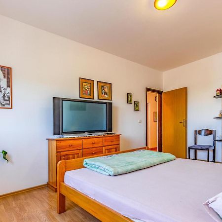 Gorgeous Apartment In Pula With Kitchen Kültér fotó